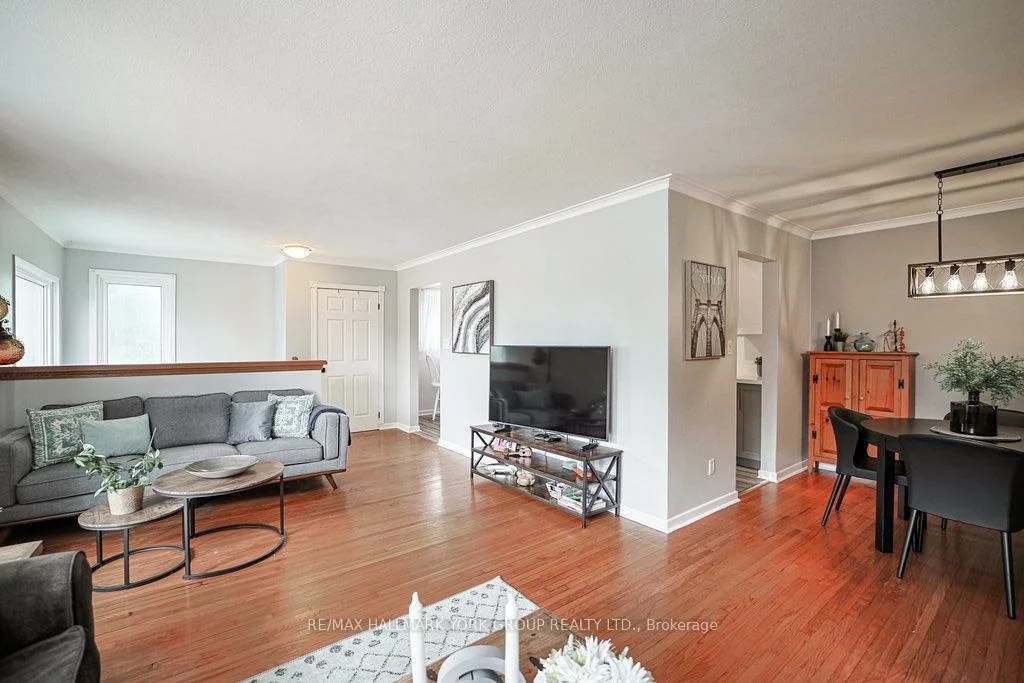 689, Sunnypoint, Huron Heights-Leslie Valley, Newmarket