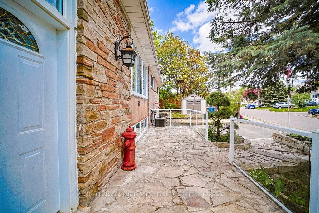 689, Sunnypoint, Huron Heights-Leslie Valley, Newmarket