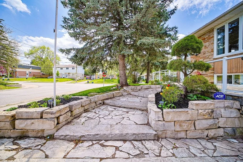 689, Sunnypoint, Huron Heights-Leslie Valley, Newmarket