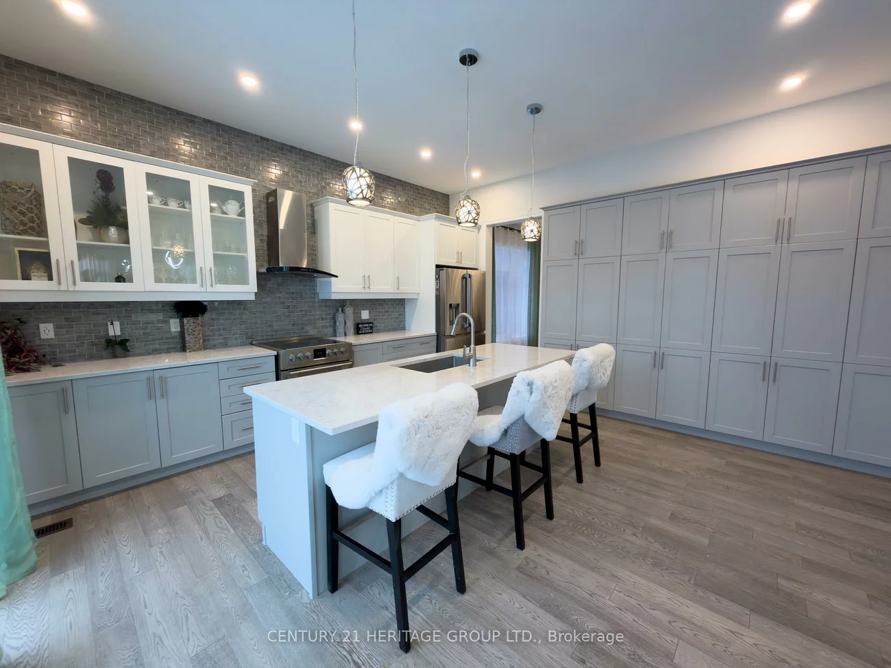 24, Alf Neely, Glenway Estates, Newmarket