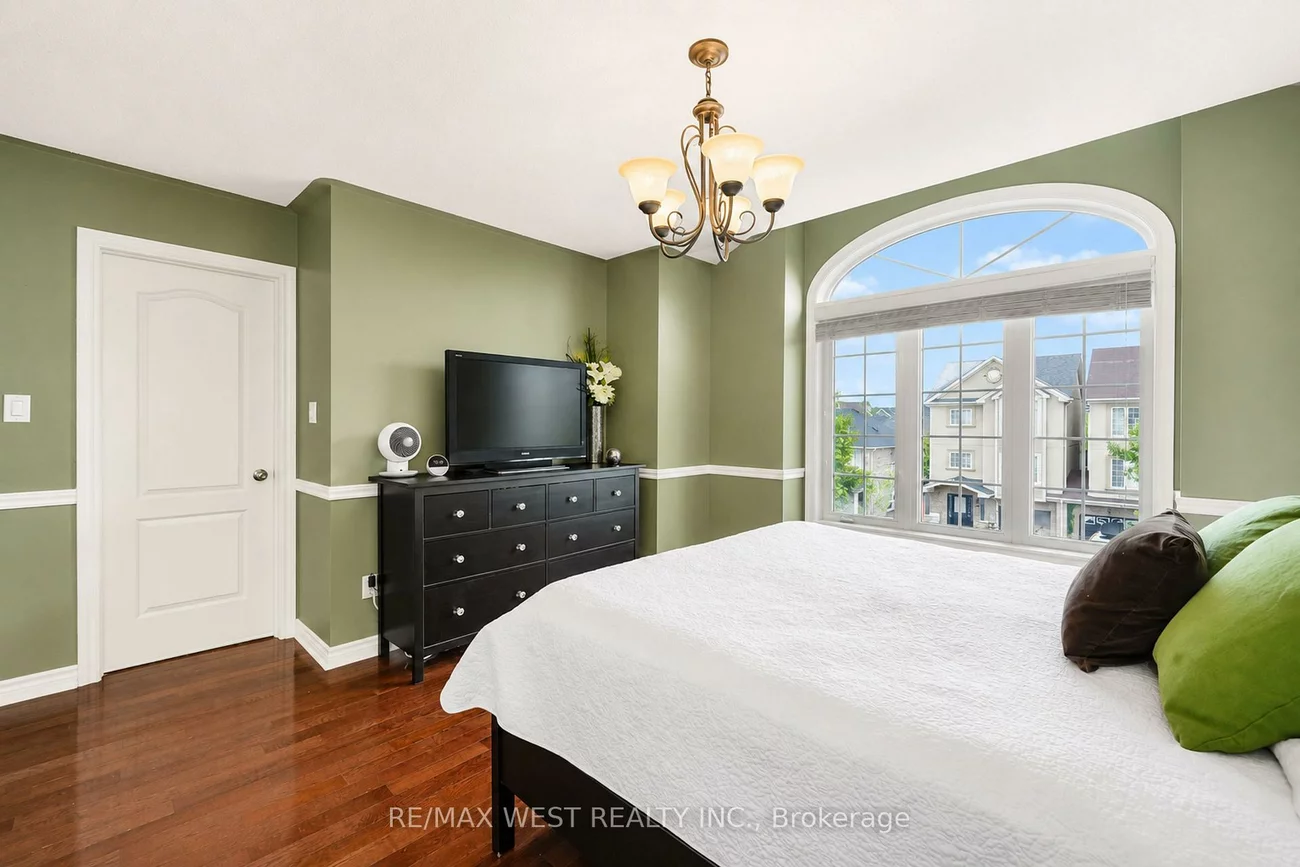176, Gail Parks, Woodland Hill, Newmarket