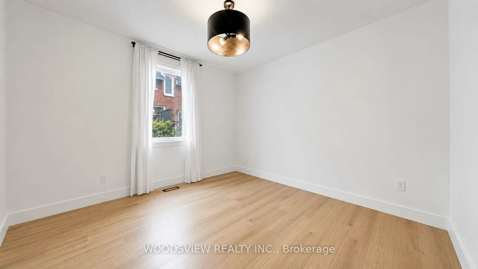 388, Eagle, Central Newmarket, Newmarket