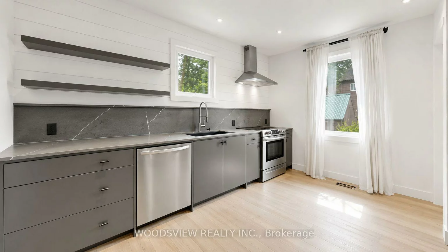 388, Eagle, Central Newmarket, Newmarket