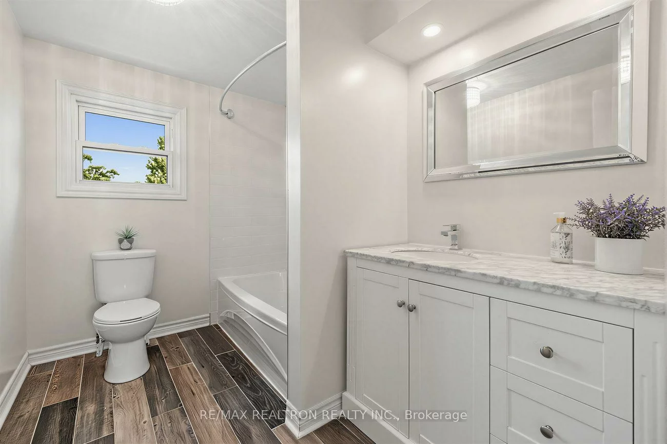 416, Alex Doner, Glenway Estates, Newmarket