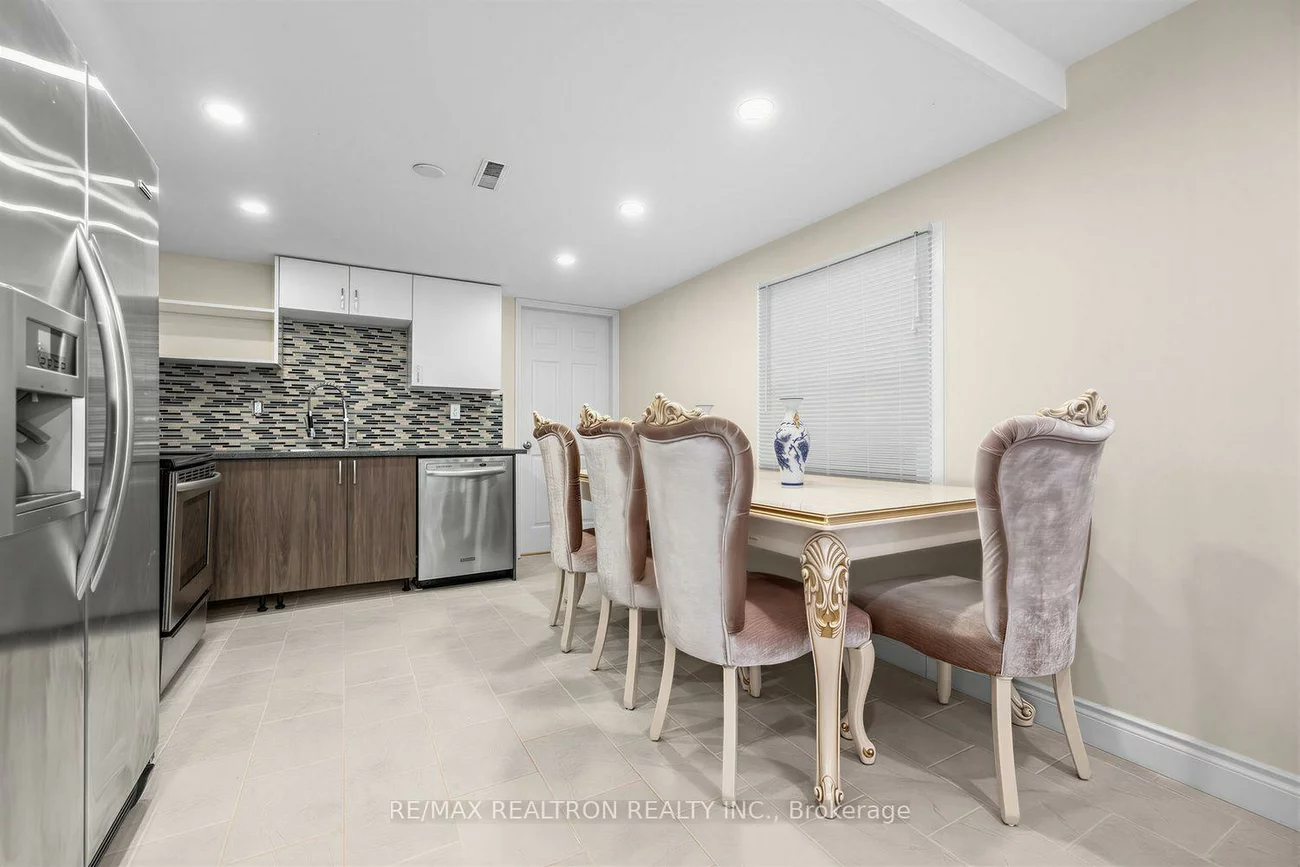 416, Alex Doner, Glenway Estates, Newmarket