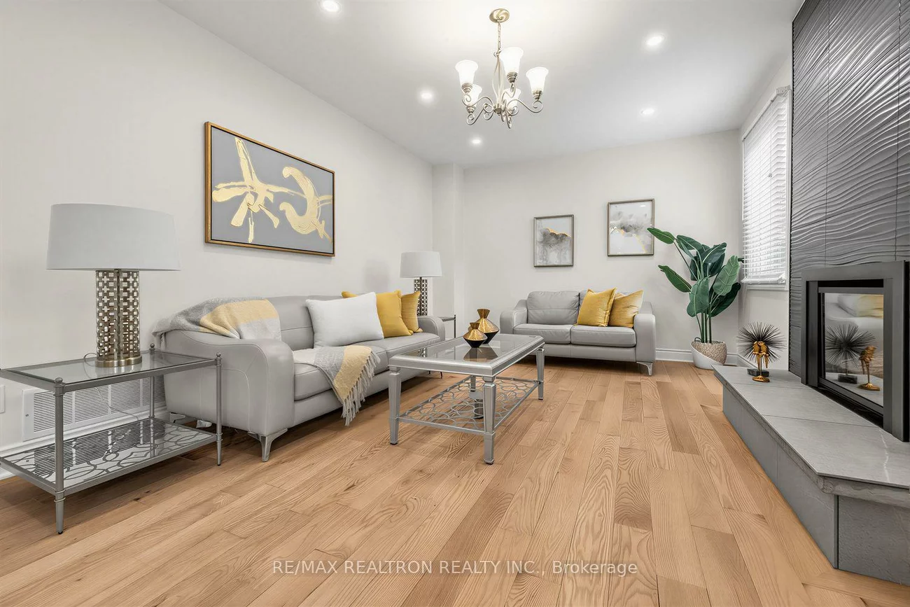 416, Alex Doner, Glenway Estates, Newmarket