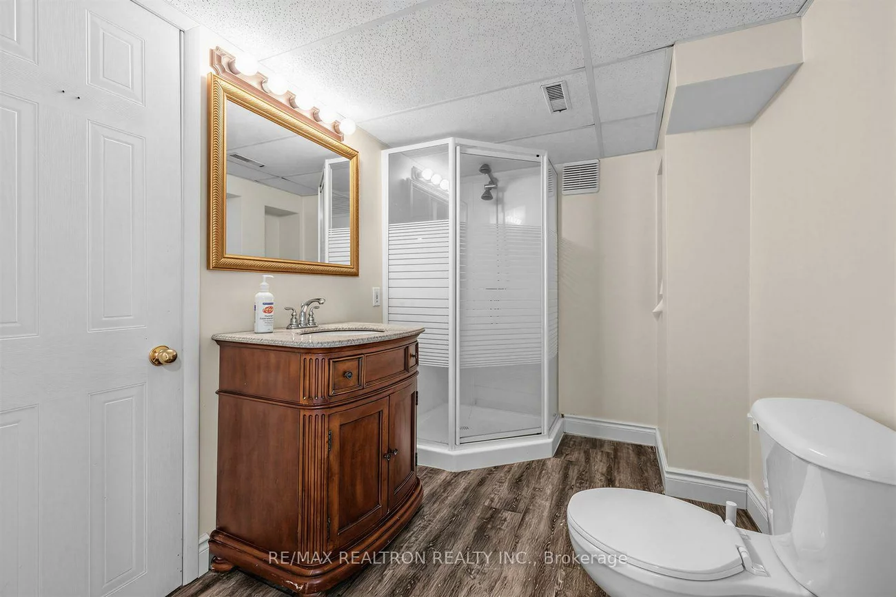 416, Alex Doner, Glenway Estates, Newmarket