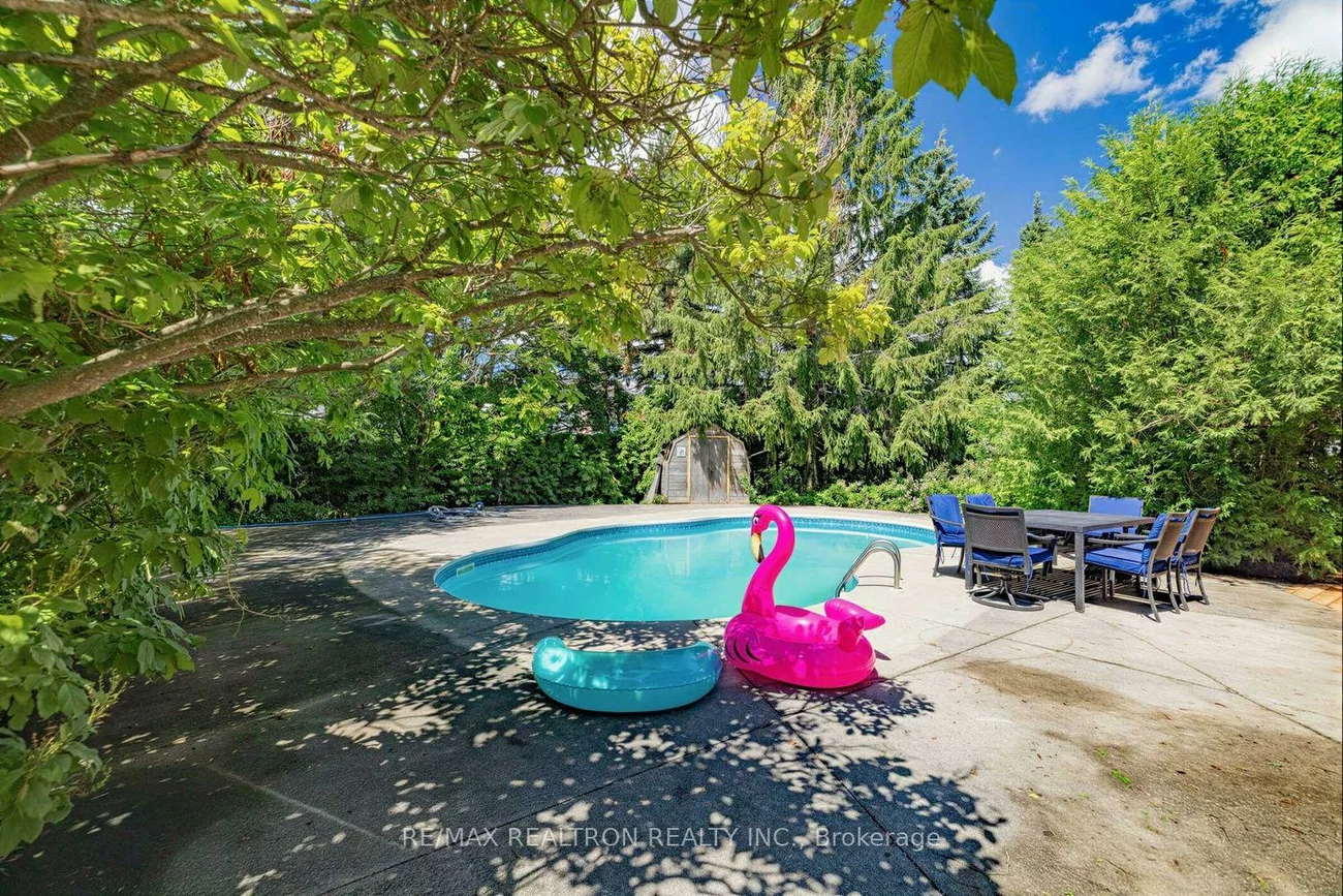416, Alex Doner, Glenway Estates, Newmarket