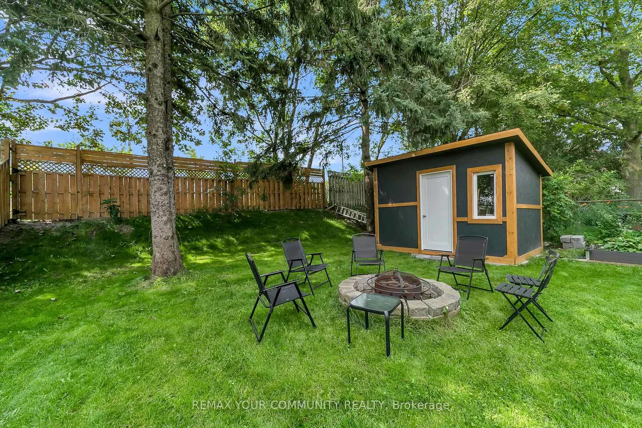 210, Currey, Central Newmarket, Newmarket