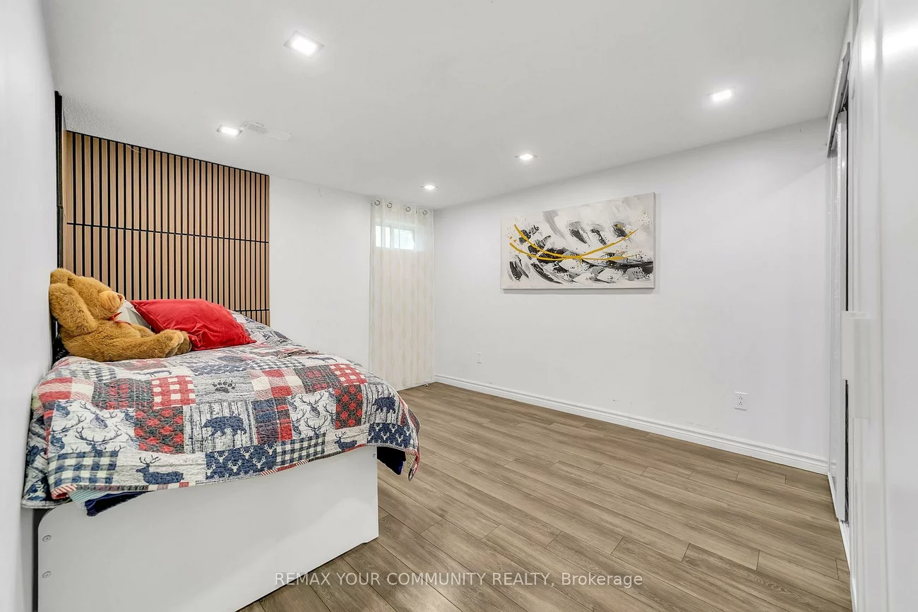 210, Currey, Central Newmarket, Newmarket