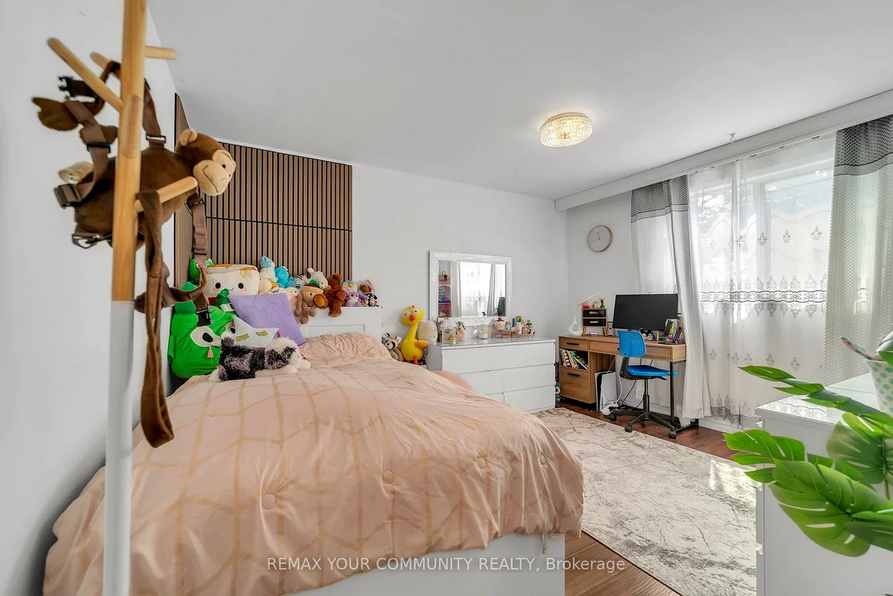 210, Currey, Central Newmarket, Newmarket