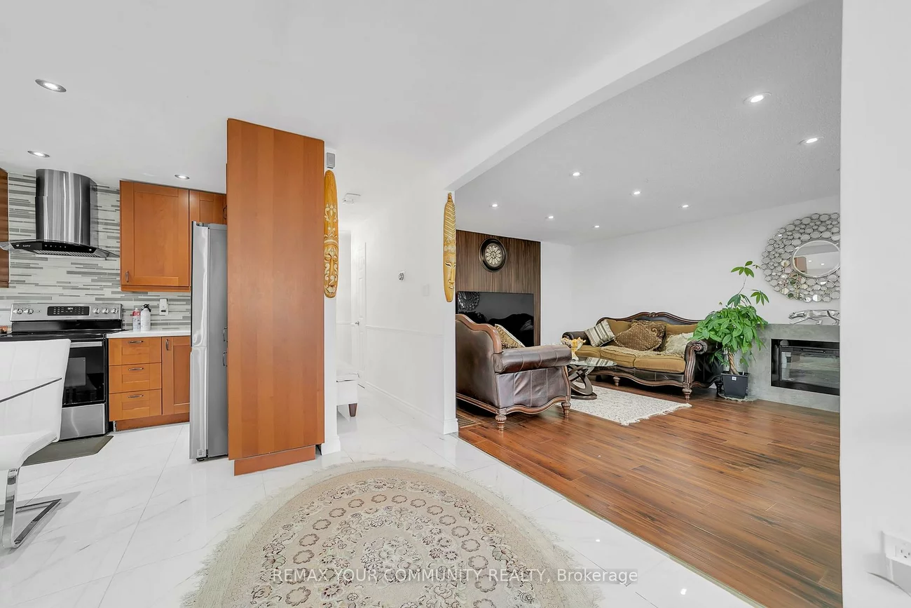 210, Currey, Central Newmarket, Newmarket