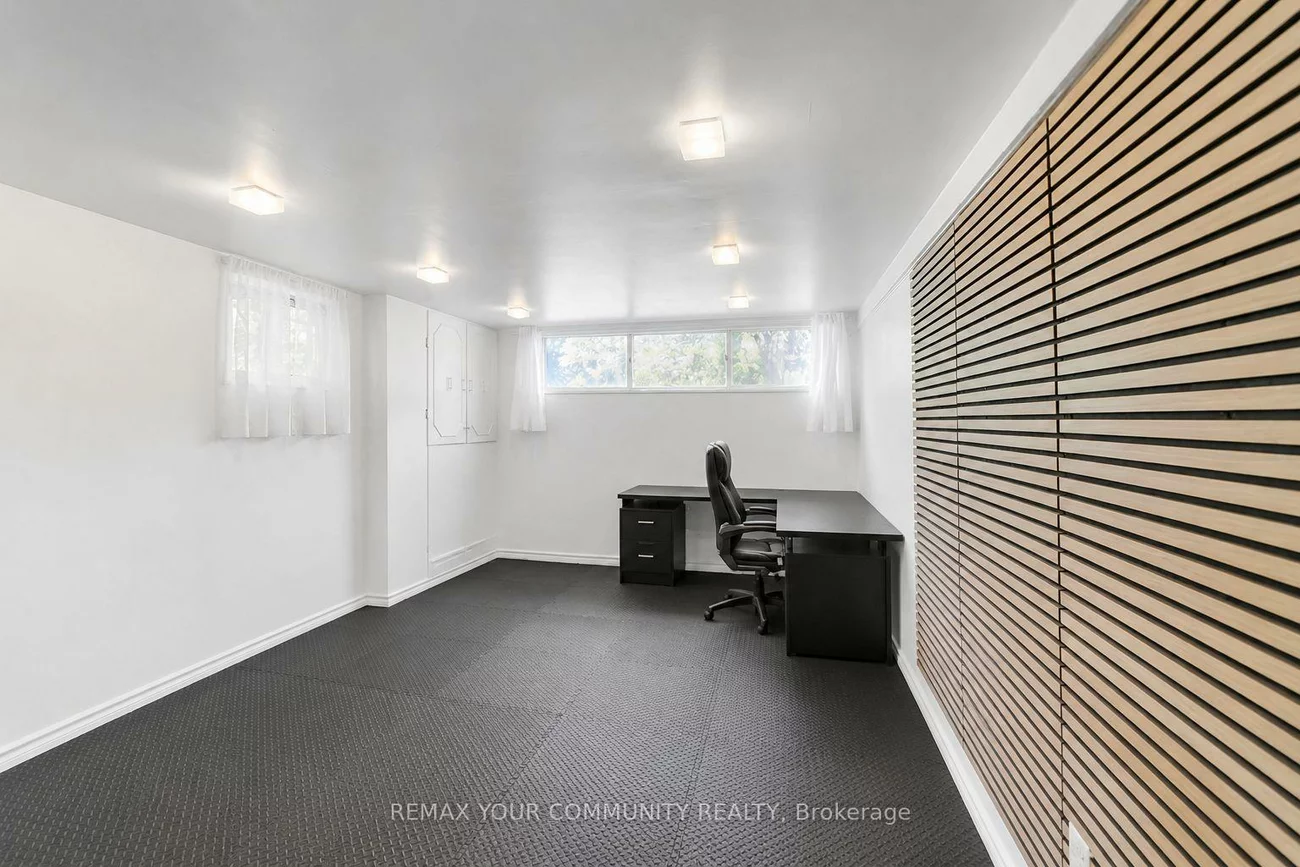 210, Currey, Central Newmarket, Newmarket