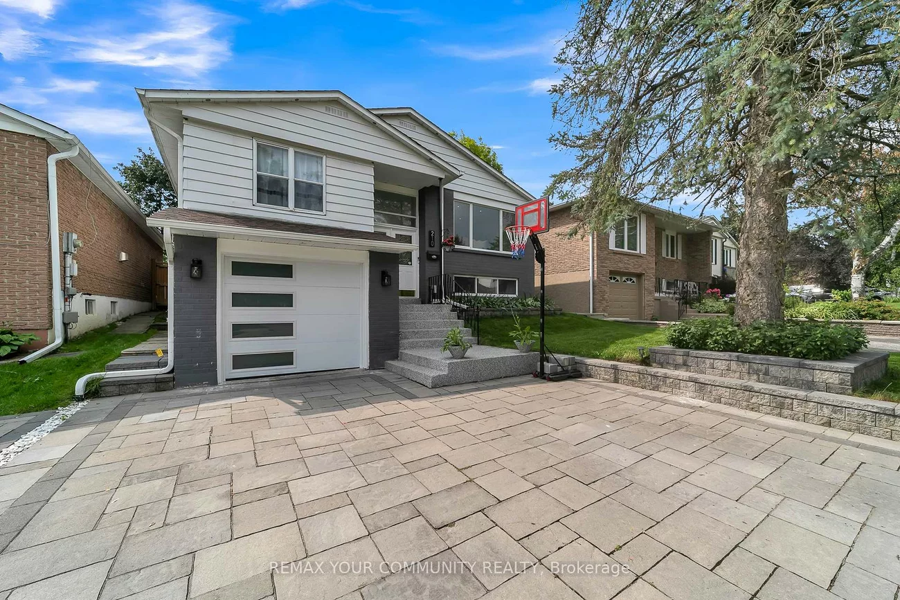 210, Currey, Central Newmarket, Newmarket