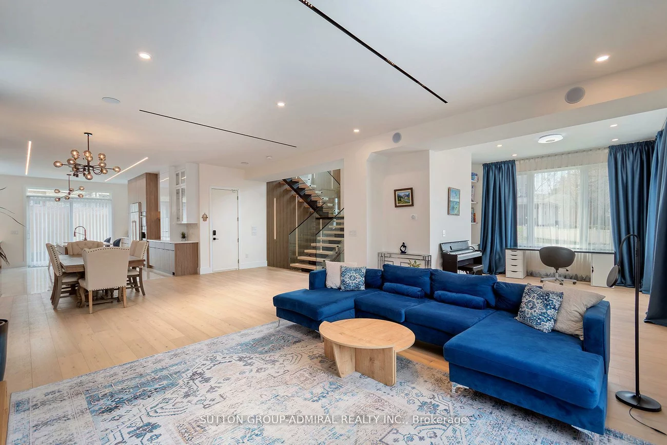 582, Gorham, Gorham-College Manor, Newmarket