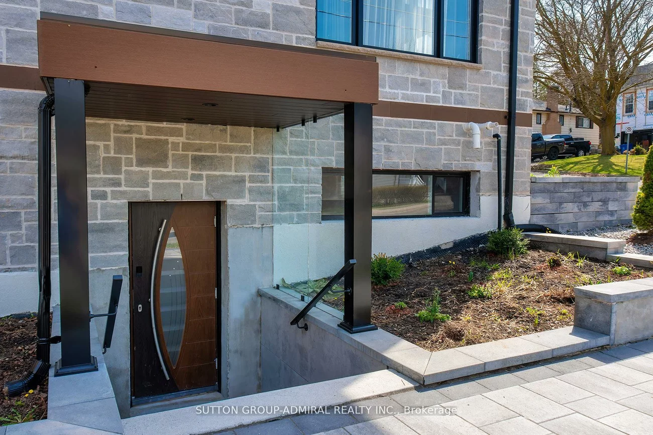 582, Gorham, Gorham-College Manor, Newmarket