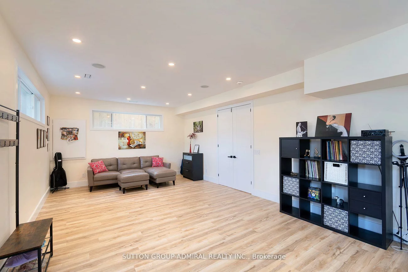 582, Gorham, Gorham-College Manor, Newmarket