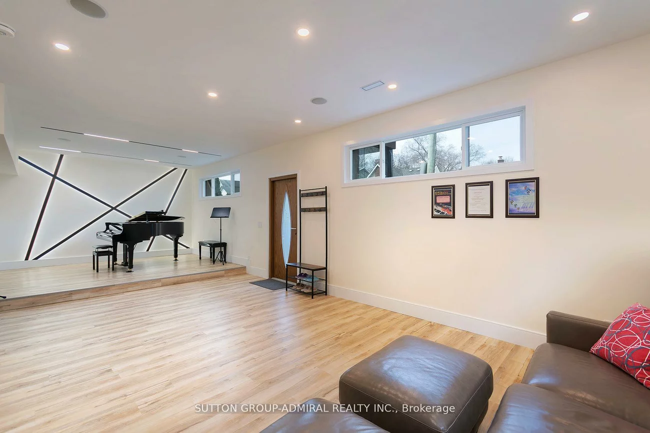 582, Gorham, Gorham-College Manor, Newmarket