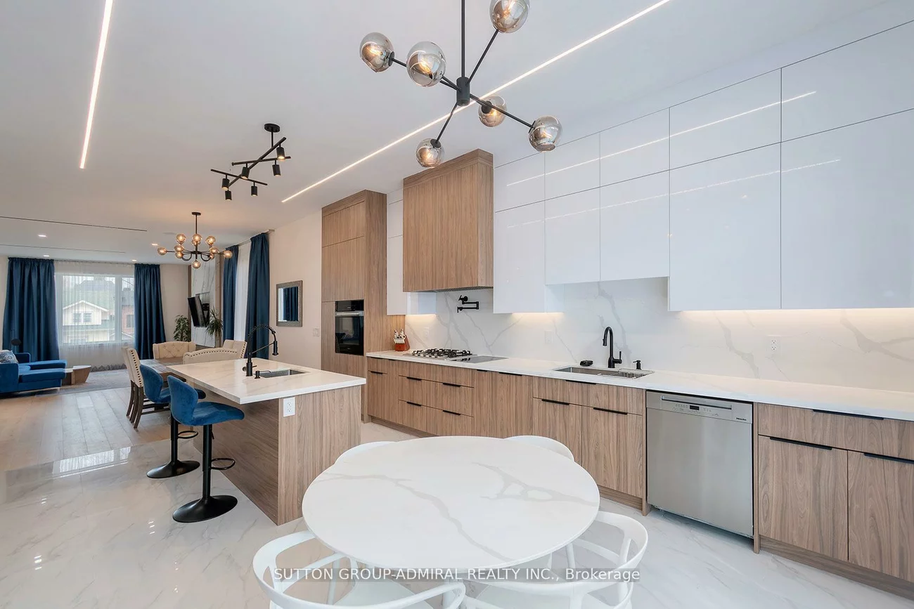 582, Gorham, Gorham-College Manor, Newmarket