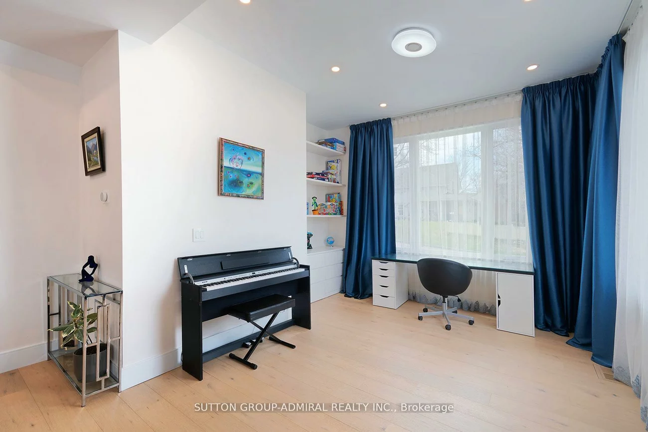 582, Gorham, Gorham-College Manor, Newmarket