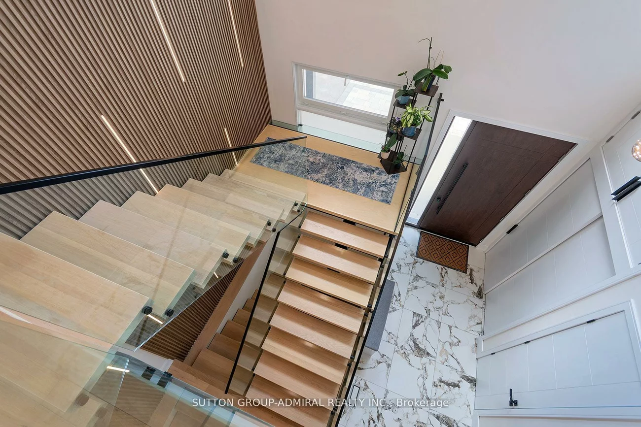 582, Gorham, Gorham-College Manor, Newmarket