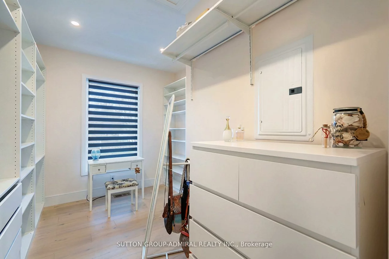 582, Gorham, Gorham-College Manor, Newmarket