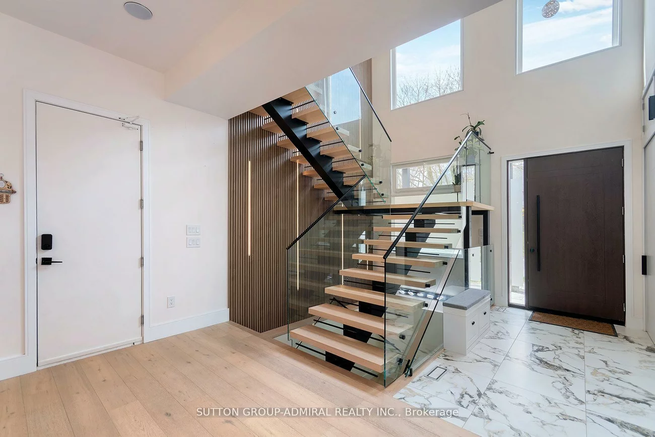 582, Gorham, Gorham-College Manor, Newmarket