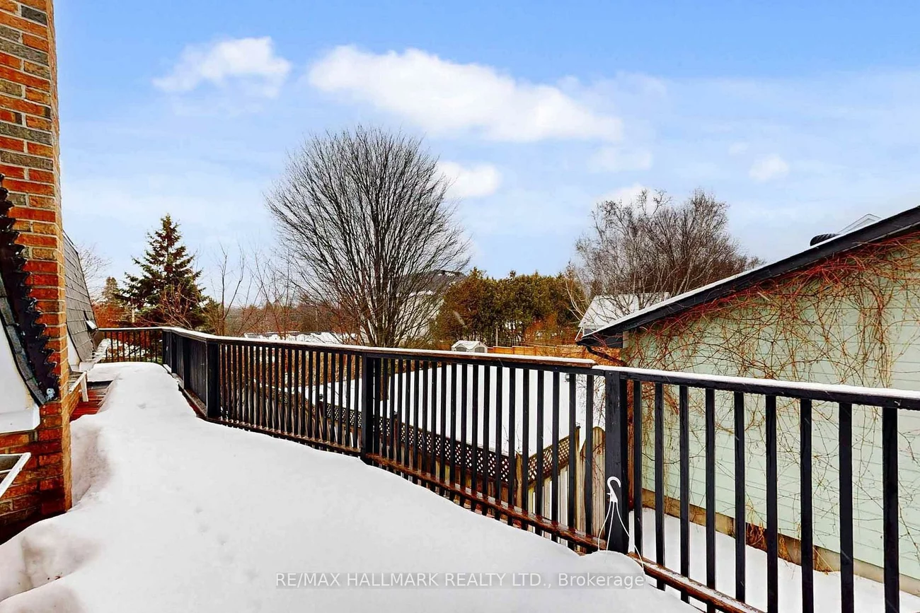 1022, Janette, Huron Heights-Leslie Valley, Newmarket