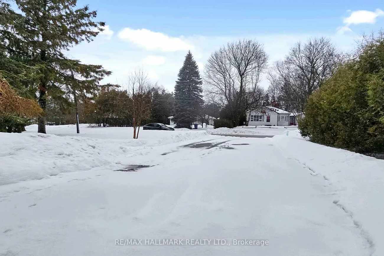 1022, Janette, Huron Heights-Leslie Valley, Newmarket