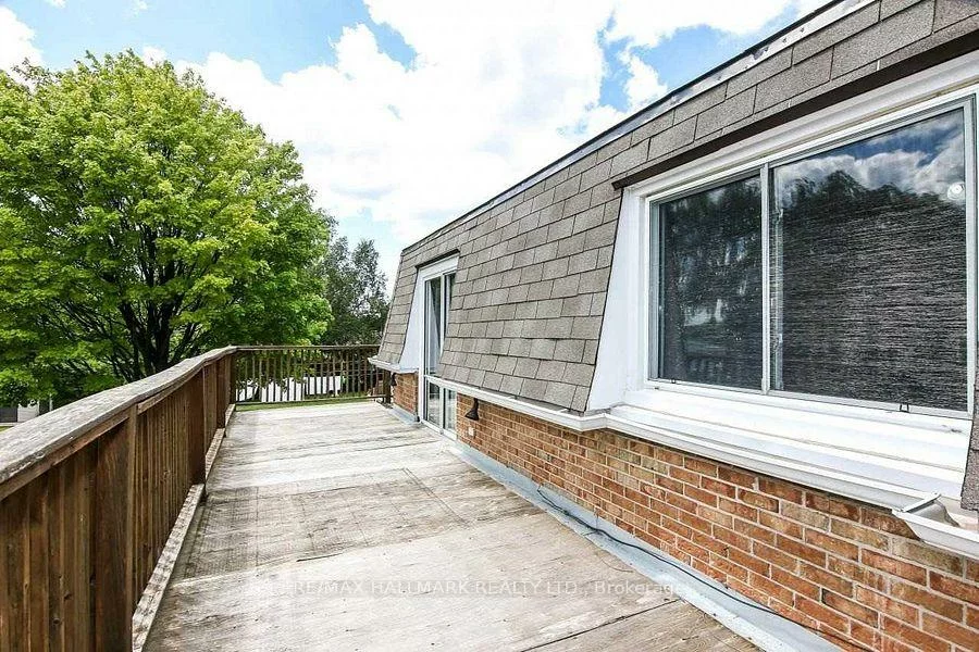 1022, Janette, Huron Heights-Leslie Valley, Newmarket