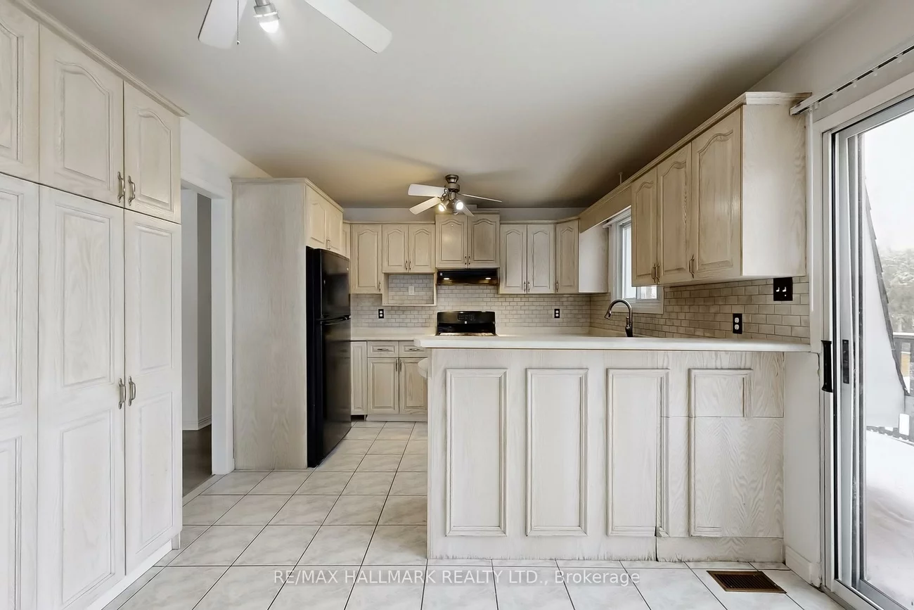 1022, Janette, Huron Heights-Leslie Valley, Newmarket
