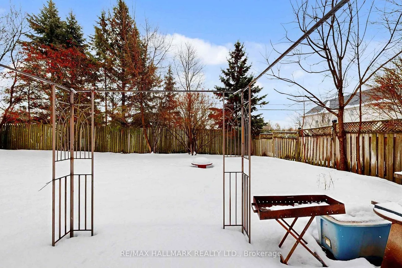 1022, Janette, Huron Heights-Leslie Valley, Newmarket