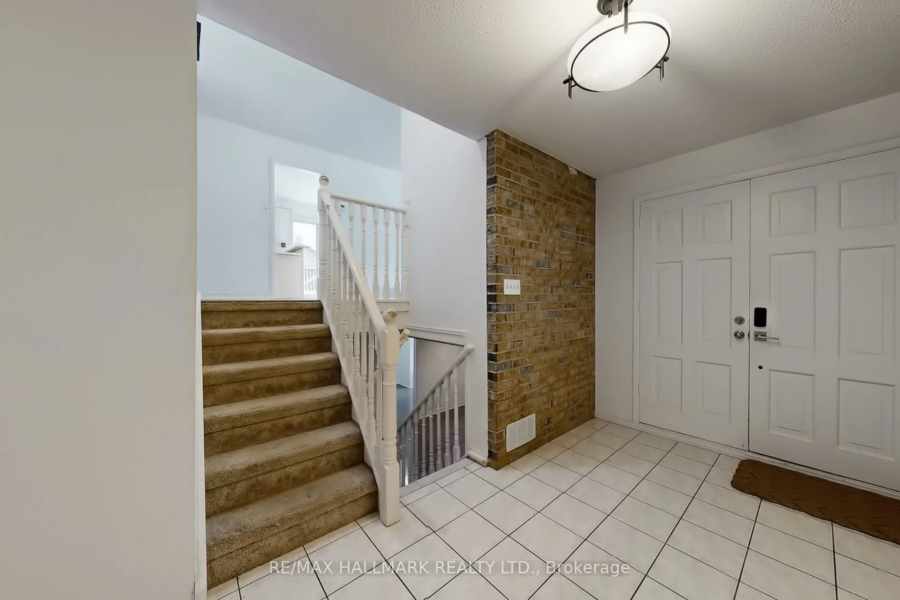 1022, Janette, Huron Heights-Leslie Valley, Newmarket