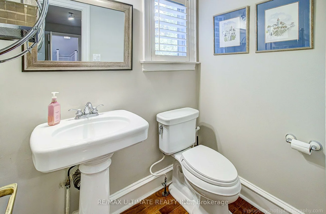 351, Fairway, Glenway Estates, Newmarket
