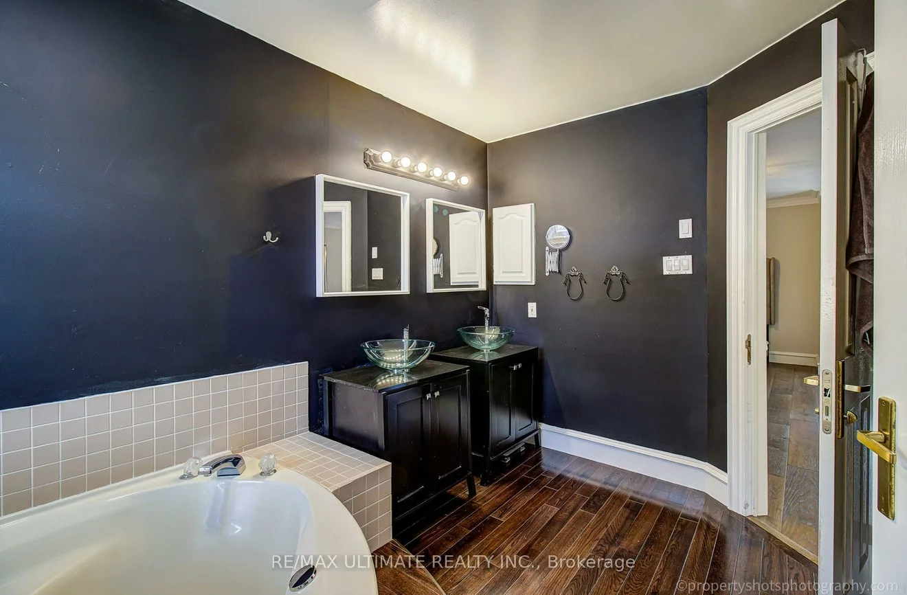 351, Fairway, Glenway Estates, Newmarket