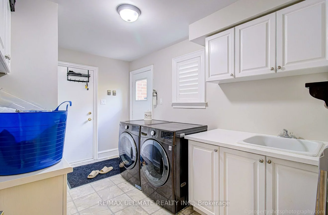 351, Fairway, Glenway Estates, Newmarket