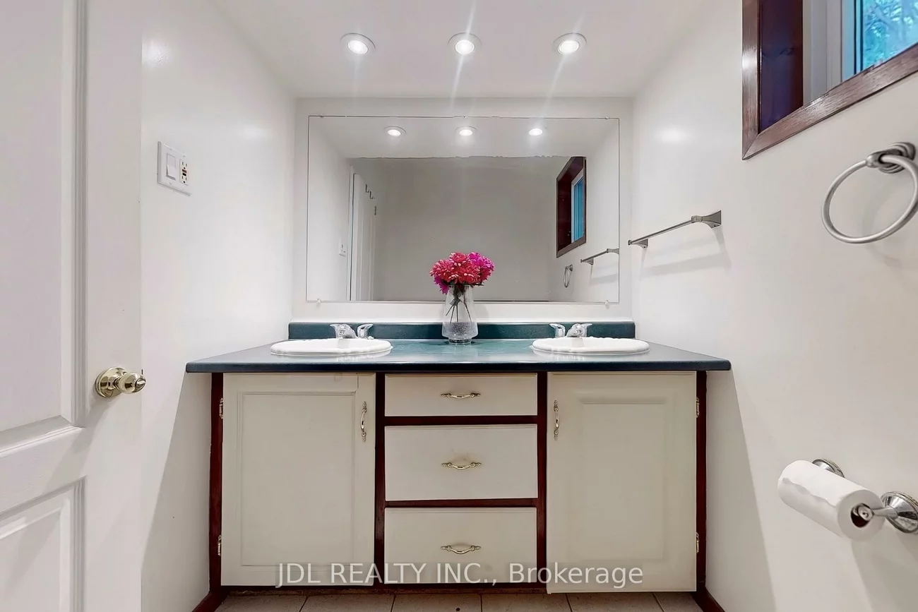 105, Park, Central Newmarket, Newmarket