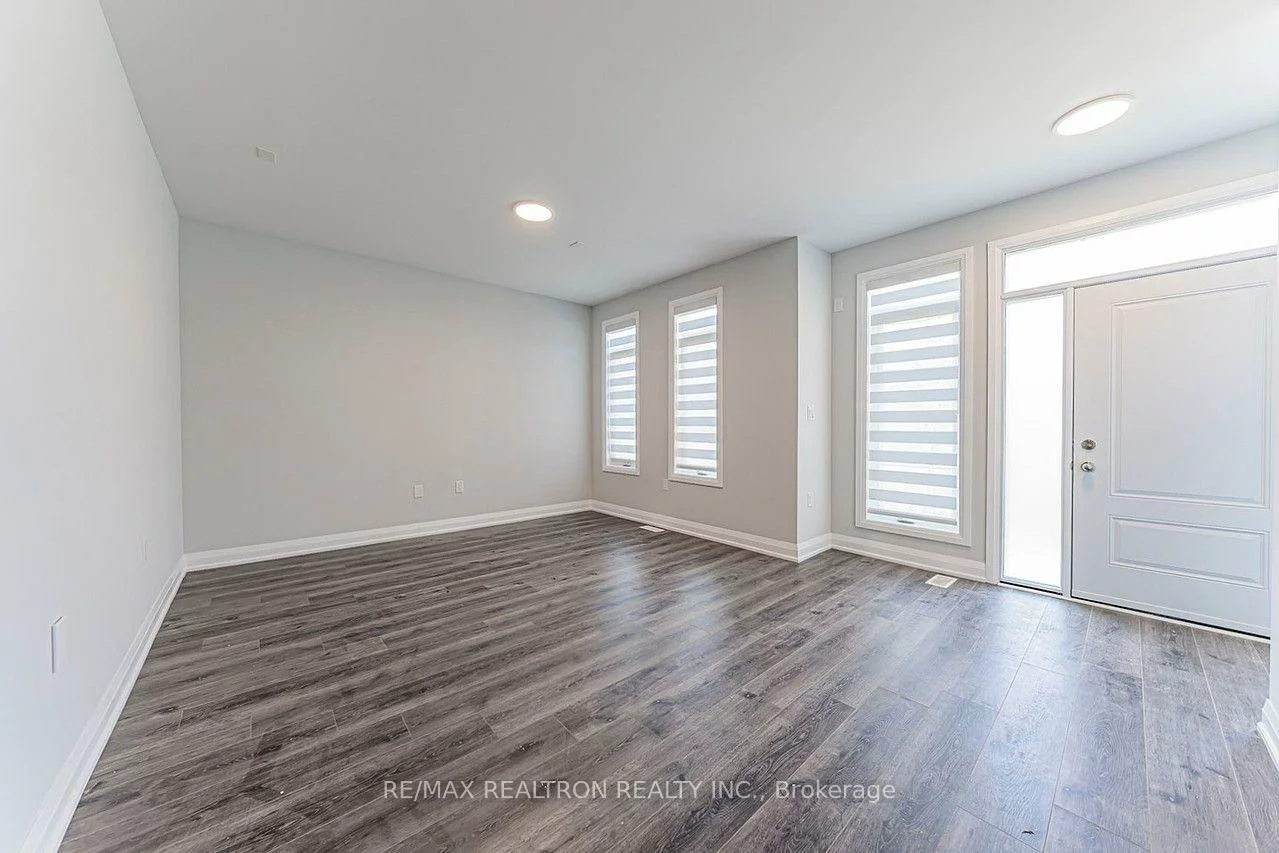 260, Eagle, Central Newmarket, Newmarket