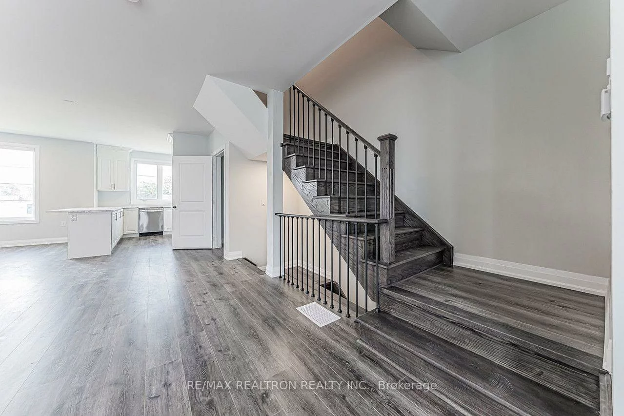 260, Eagle, Central Newmarket, Newmarket