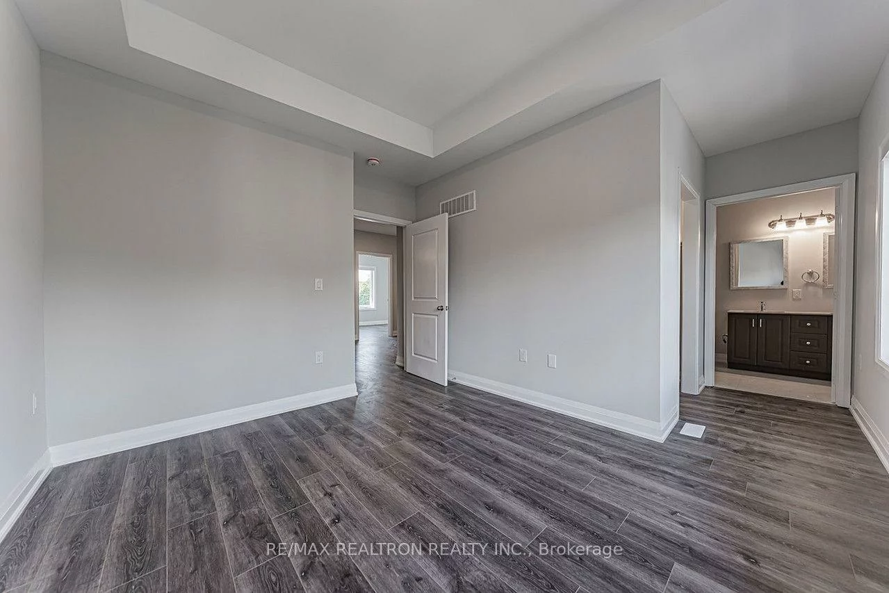 260, Eagle, Central Newmarket, Newmarket
