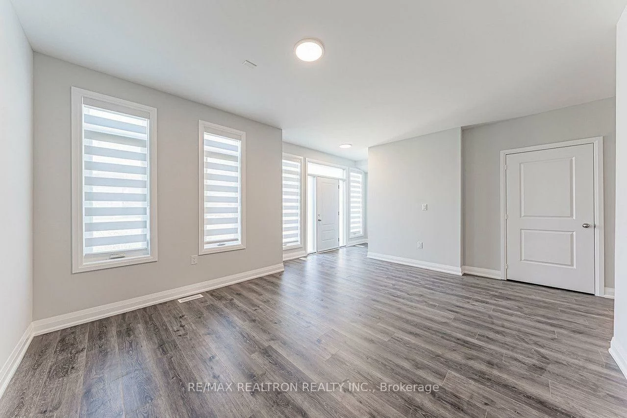 260, Eagle, Central Newmarket, Newmarket