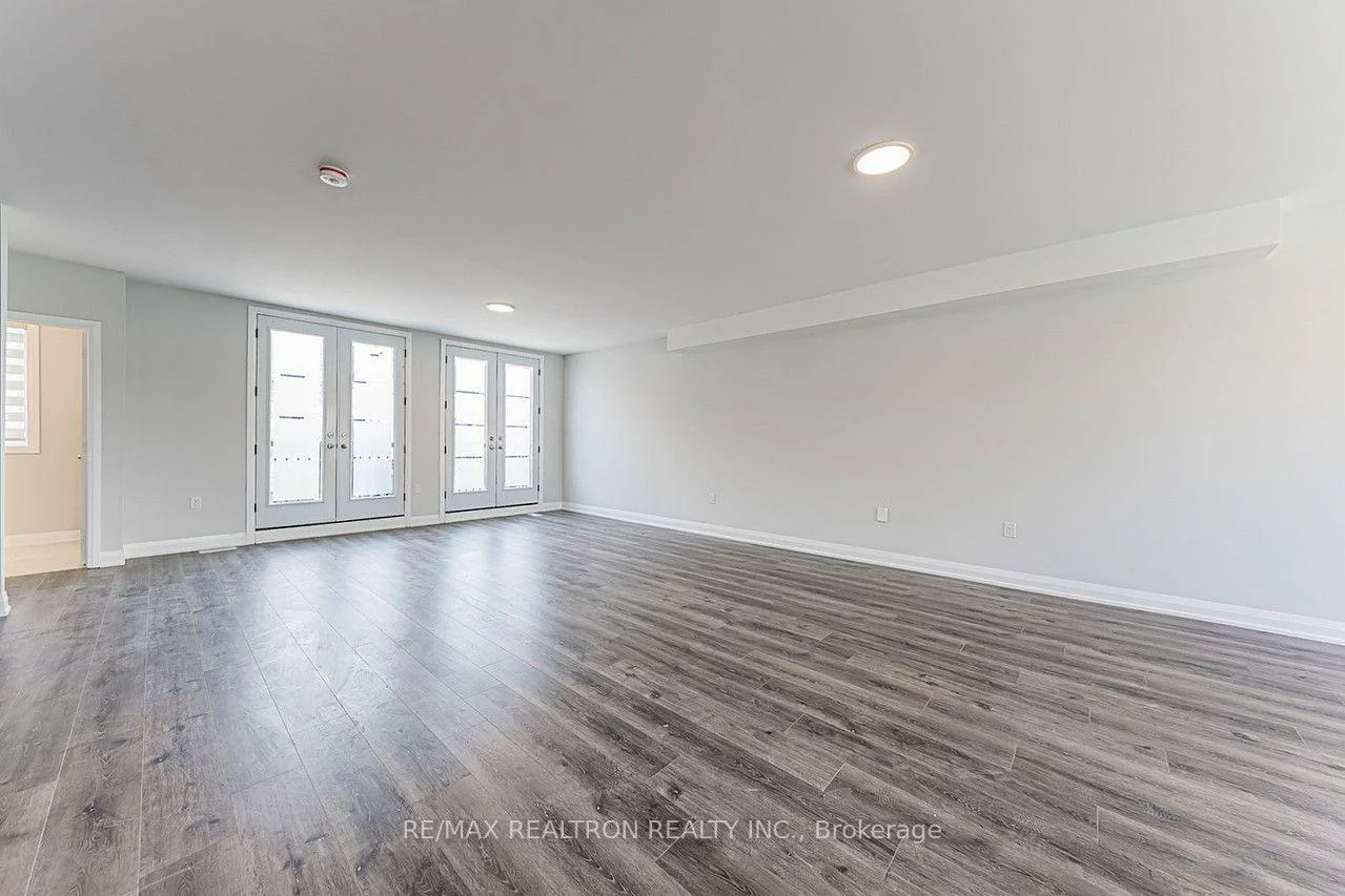 260, Eagle, Central Newmarket, Newmarket