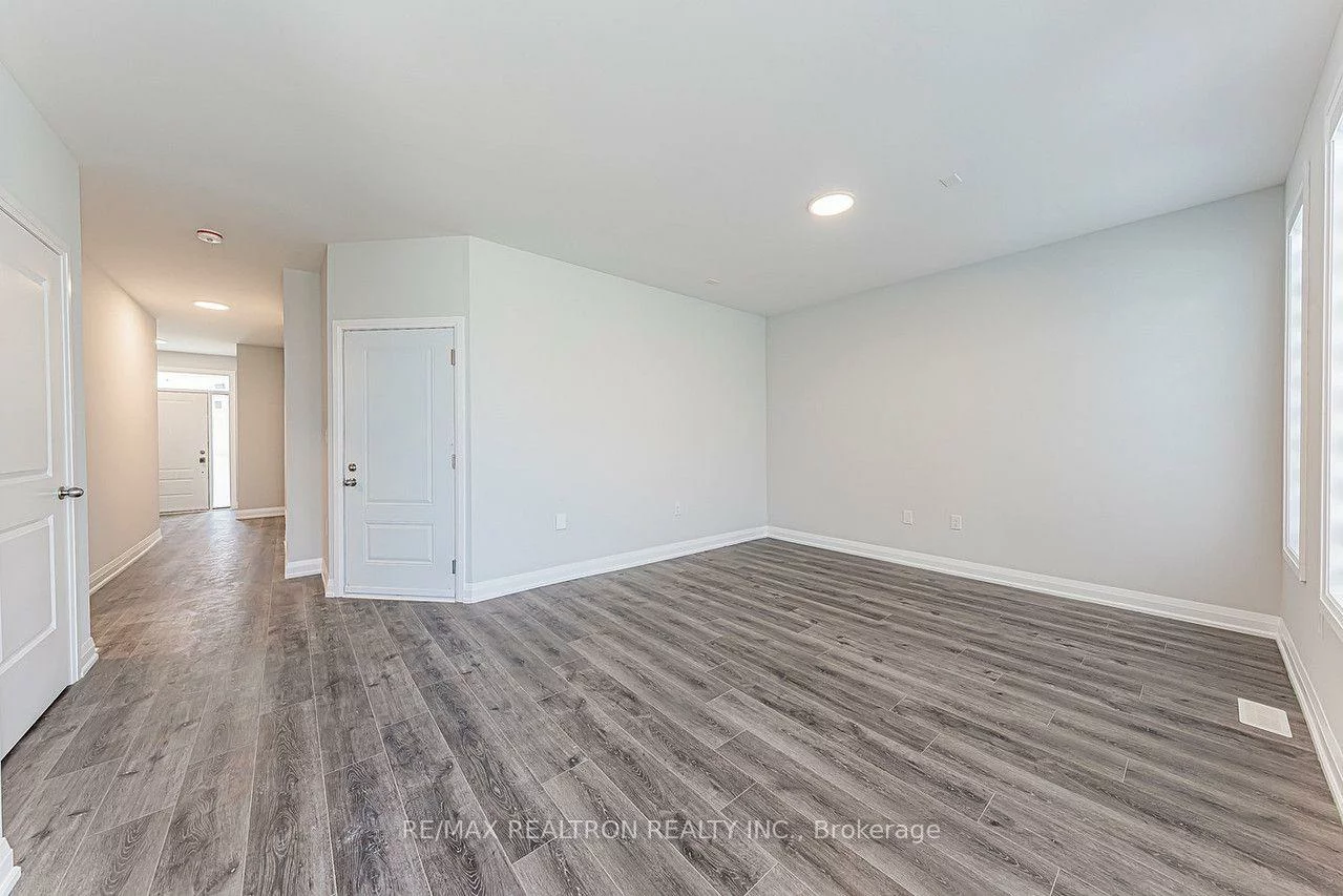 260, Eagle, Central Newmarket, Newmarket
