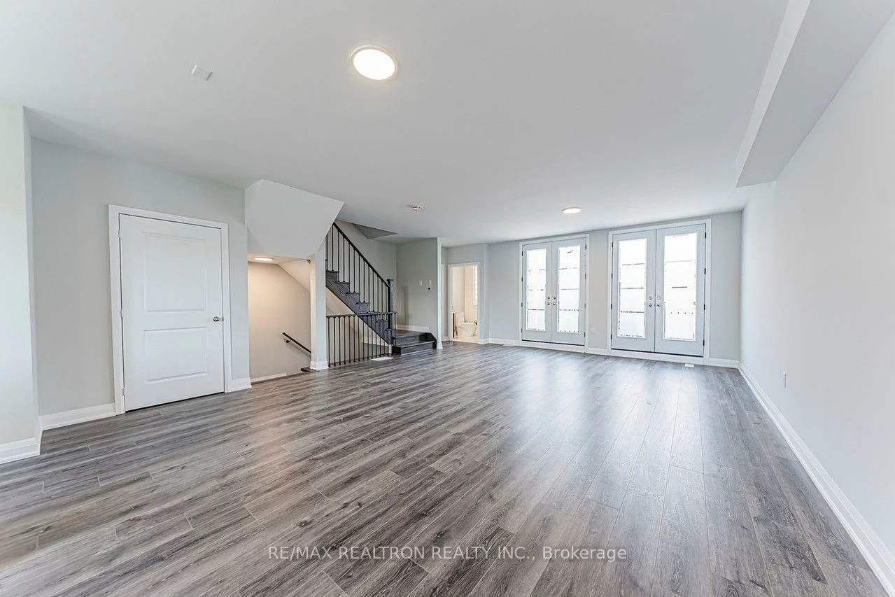 260, Eagle, Central Newmarket, Newmarket