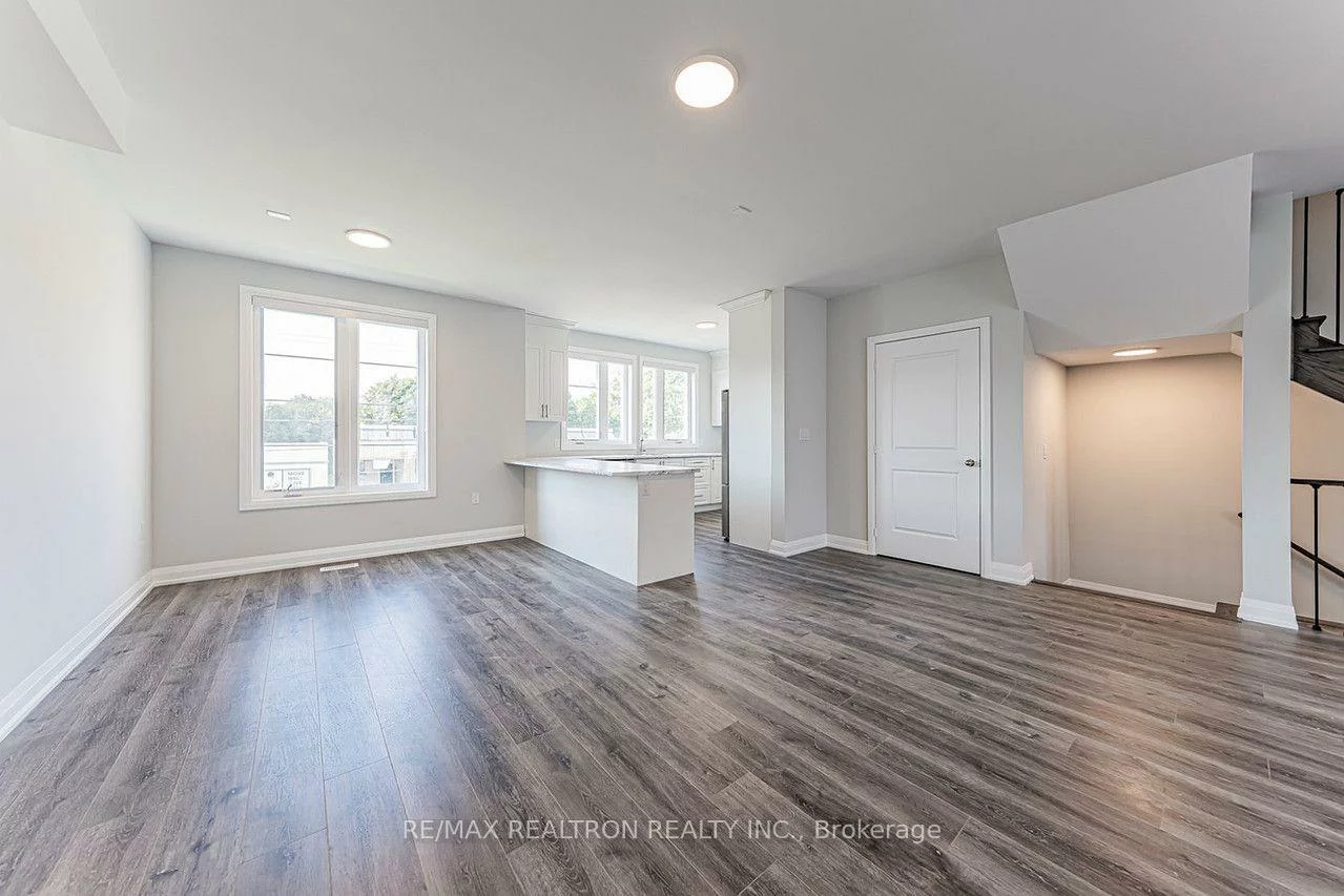 260, Eagle, Central Newmarket, Newmarket