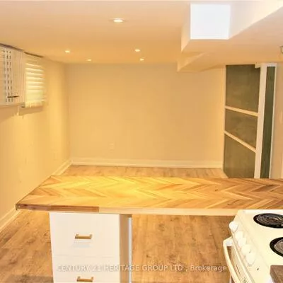 269, Prospect, Gorham-College Manor, Newmarket