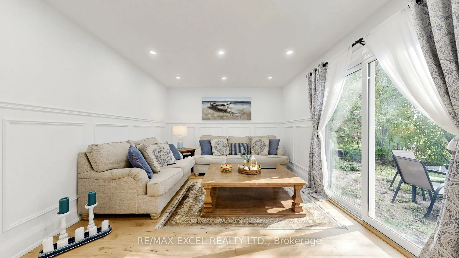 800, Pam, Huron Heights-Leslie Valley, Newmarket