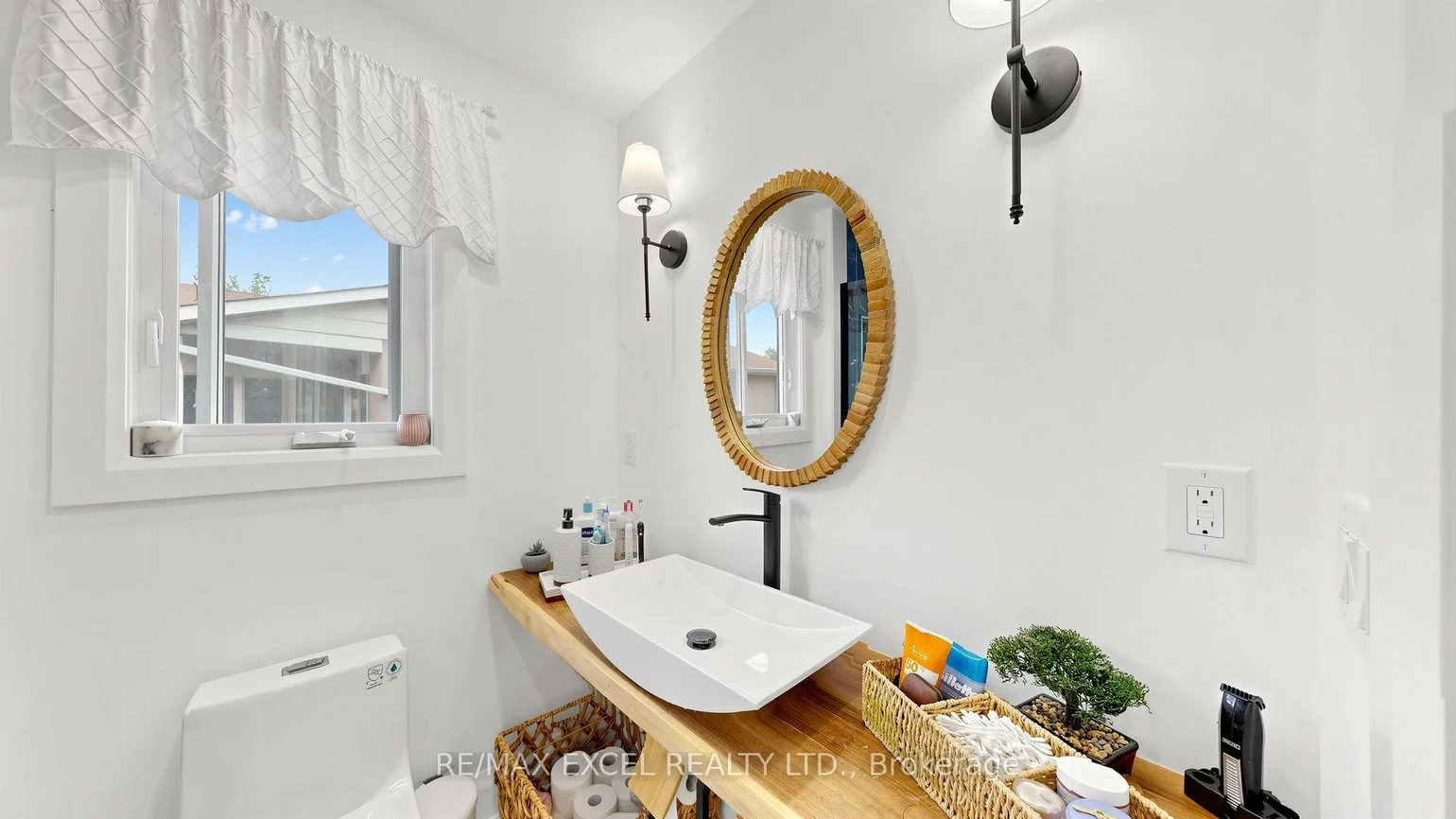 800, Pam, Huron Heights-Leslie Valley, Newmarket