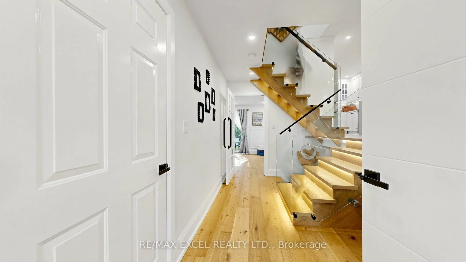 800, Pam, Huron Heights-Leslie Valley, Newmarket