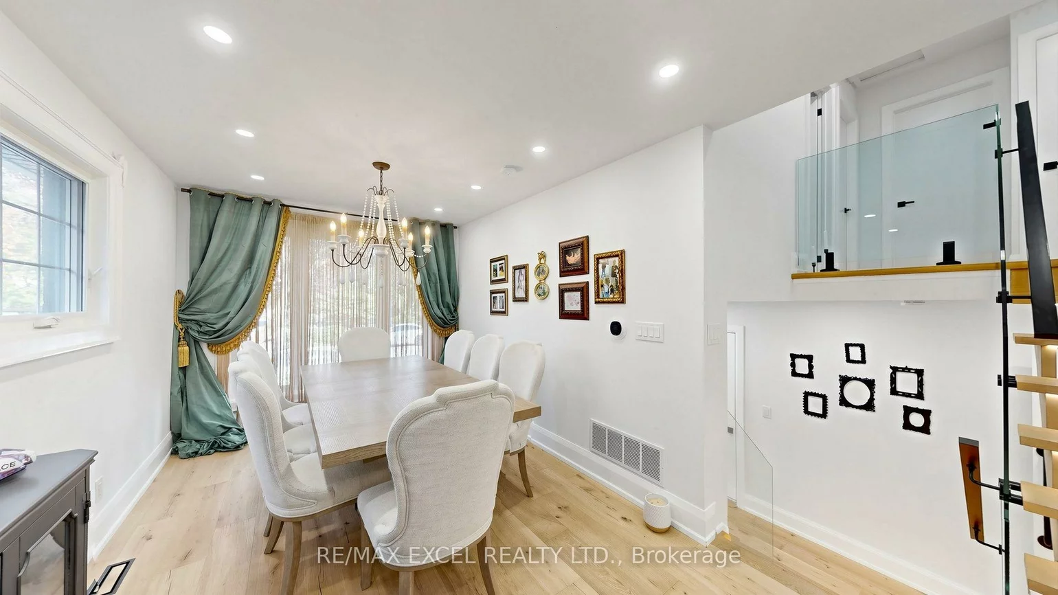 800, Pam, Huron Heights-Leslie Valley, Newmarket